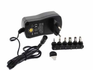 Alimentator universal in comutatie 2250mA 3-12V 2.25A 6 mufe Well