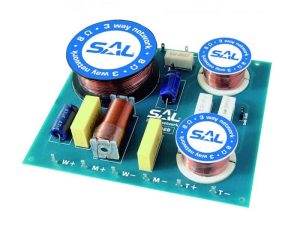 Filtru 3 cai 8 ohmi 200W frecventa 500Hz/3.000Hz taiere 12dB nivel iesire comutabil inalte 0/-3dB medii 0/-2dB SAL