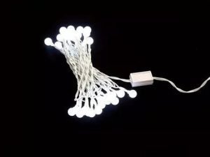 Ghirlanda luminoasa cu sfere albe 30 LED lumina rece WELL