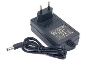 Incarcator acumulatori LI-ION 16.8V 2A alimentare 230V cu conector 5.5x2.5 mm