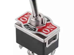 Intrerupator ON-OFF-ON KN3-203 cu retinere