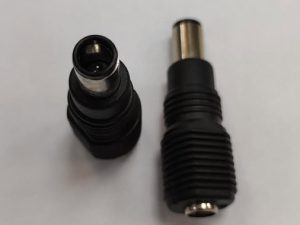 Mufa adaptoare alimentare DC 2.5x5.5 mm mama la 7.4x5.0 mm cu Pin in interior tata