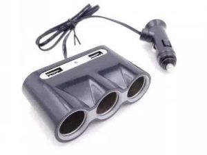 Multiplicator bricheta auto cu 3 iesiri si 2x USB 5V 3A Well
