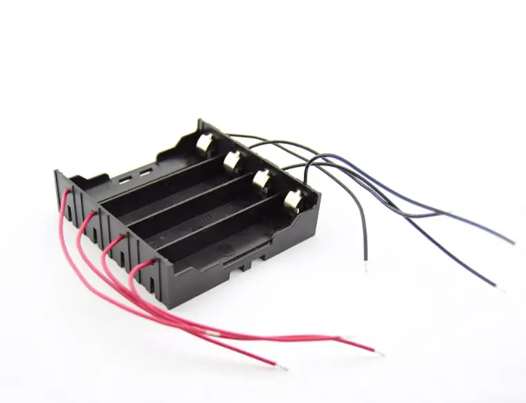 carcasa-acumulator-4x-18650-cu-fire-pt-fiecare-slot-in-parte-conectare-in-serie-sau-paralel