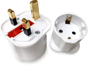 Adaptor stecher de la Europa la UK cu siguranta 13A - nu converteste tensiunea